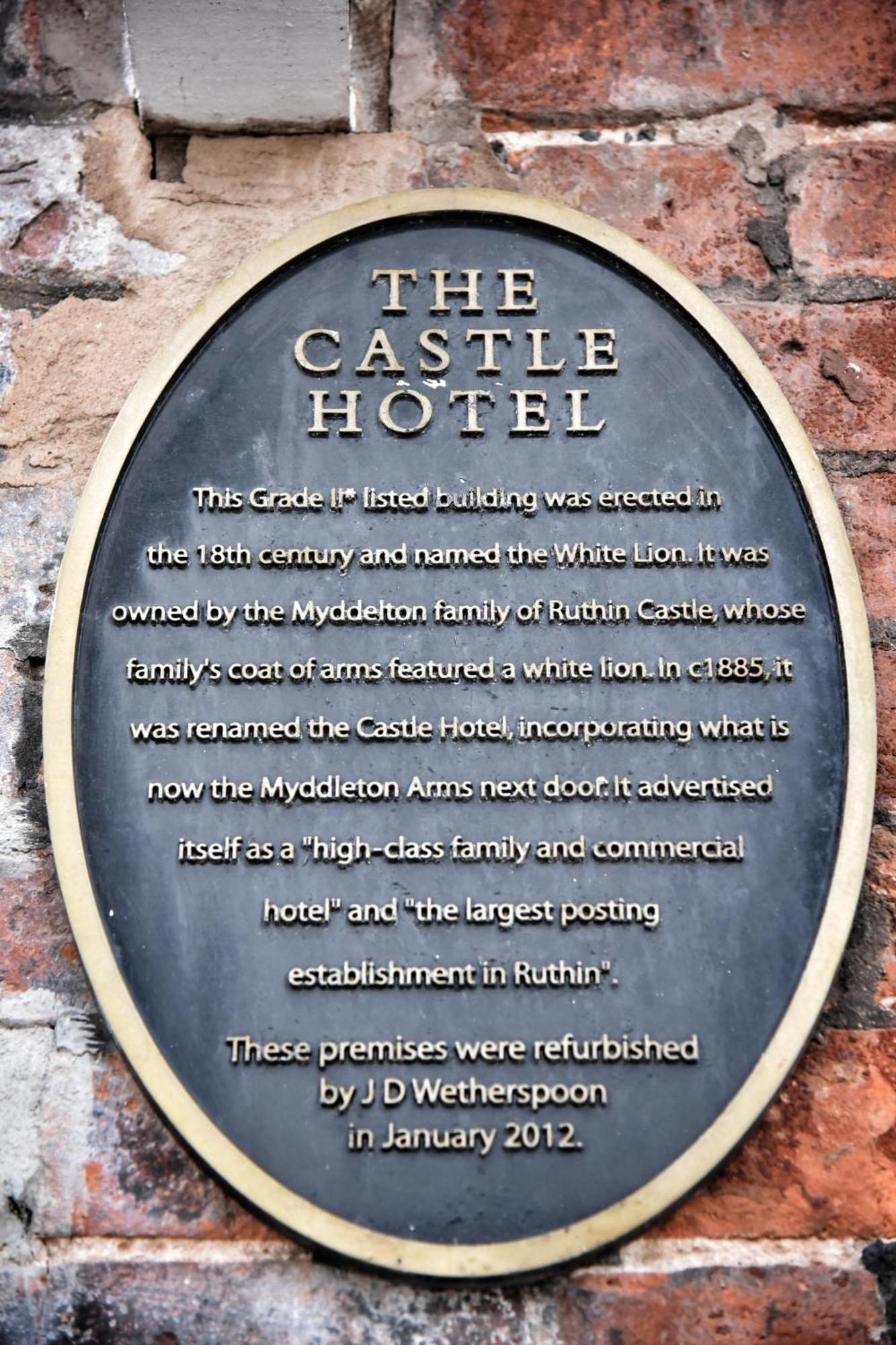The Castle Hotel Wetherspoon Ruthin Exterior foto